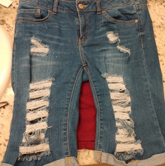 Capris - Picture 1 of 2